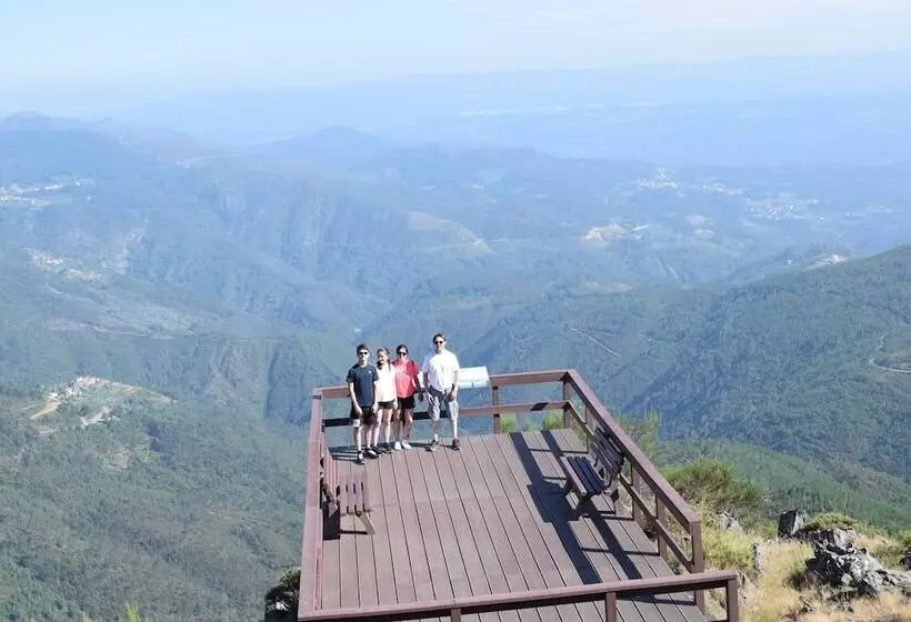 Hotelli Coliving The Valley Portugal With Coworking Space Open 24 7