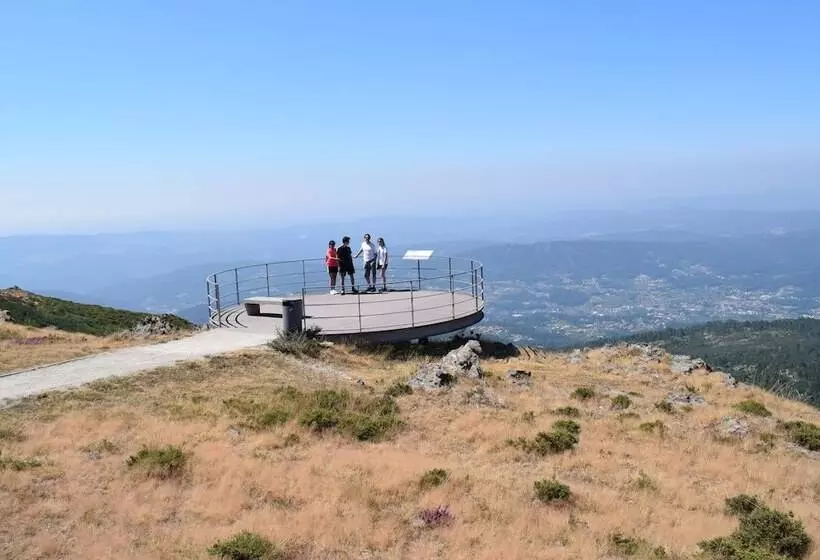 Hotelli Coliving The Valley Portugal With Coworking Space Open 24 7