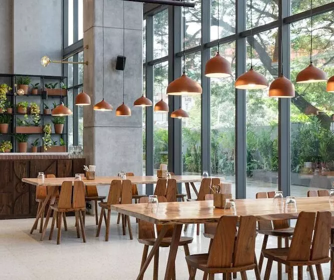 ホテル Greenpark Bengaluru