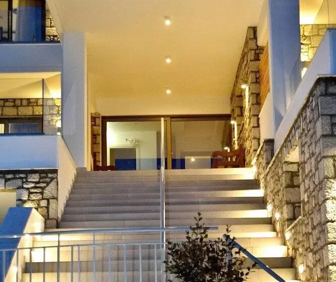 Hotelli Kouros Stone Suites