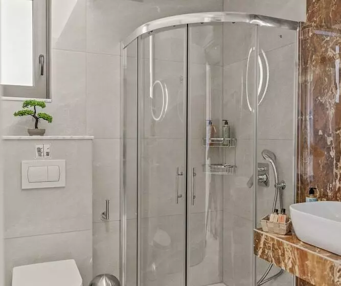 Hotelli Kouros Stone Suites