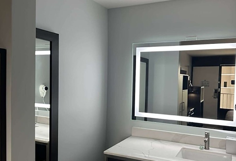 Отель Super 8 By Wyndham Baltimore Northwest