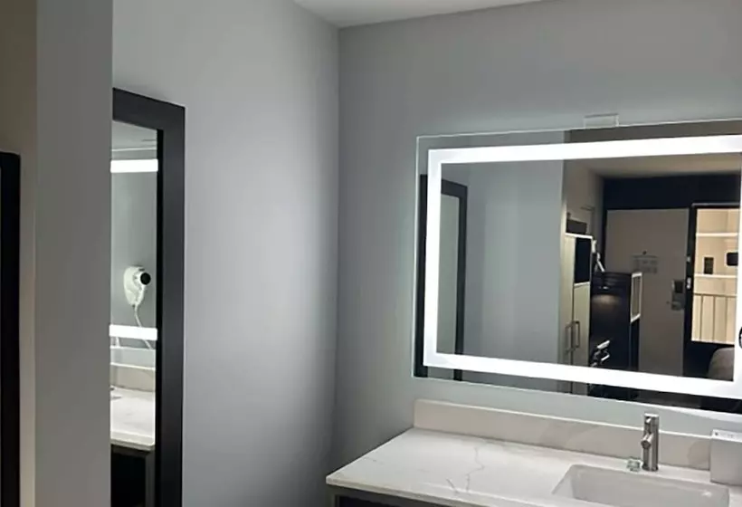 Hotelli Super 8 By Wyndham Baltimore Northwest