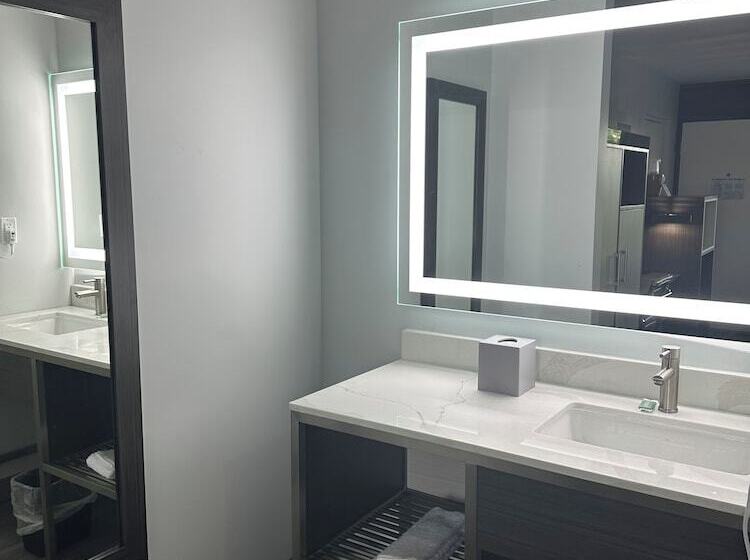 Отель Super 8 By Wyndham Baltimore Northwest