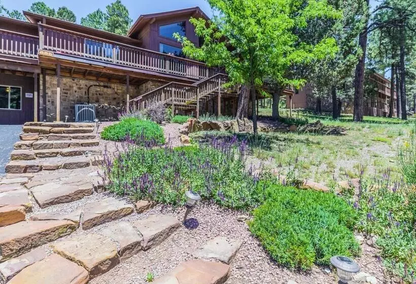 Indianhead Lodge