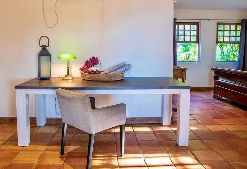 پانسیون Quill Gardens Boutique