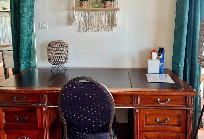 پانسیون Quill Gardens Boutique