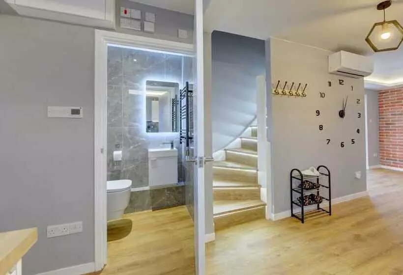 レジデンス Stylish 2 Bed House With Parking In Rugby