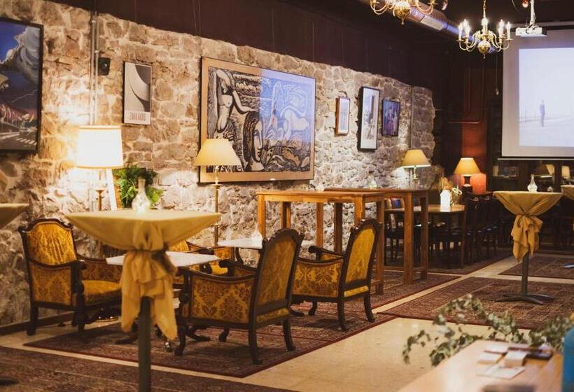 A Room In The City Hostel