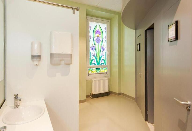 A Room In The City Hostel