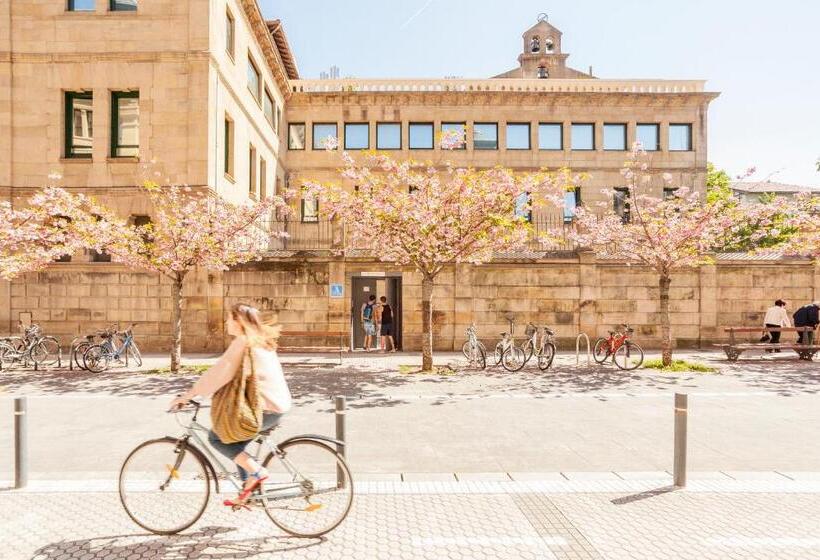 A Room In The City Hostel