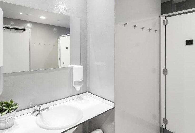 A Room In The City Hostel