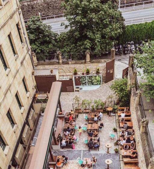 A Room In The City Hostel