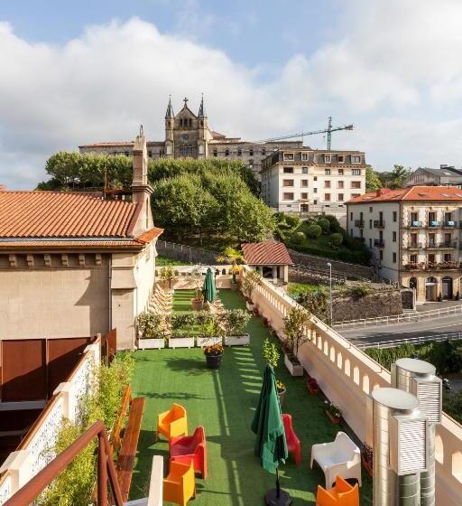 A Room In The City Hostel