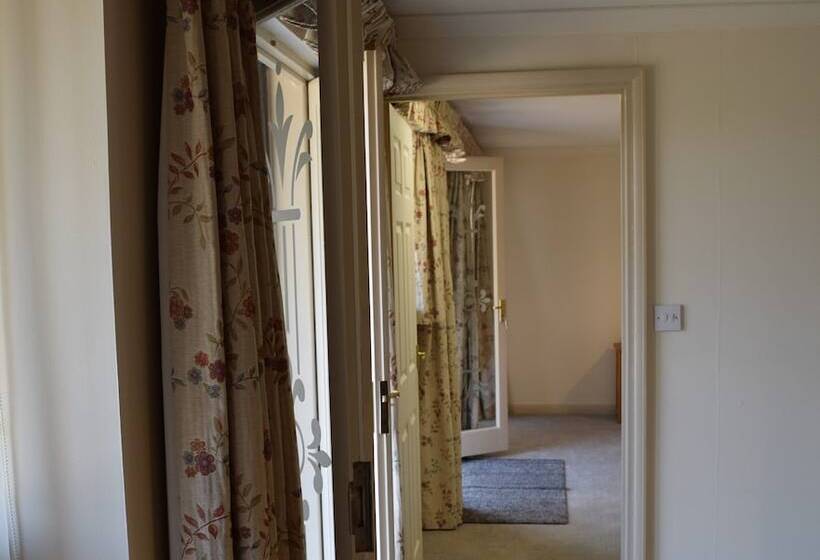 민박 Sandhurst Farm Forge