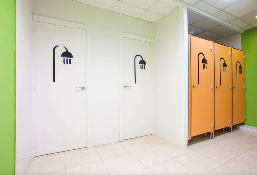 Holidaysbcn Hostel