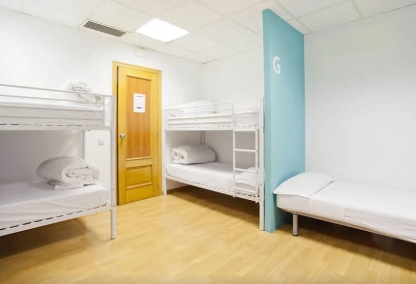 Holidaysbcn Hostel