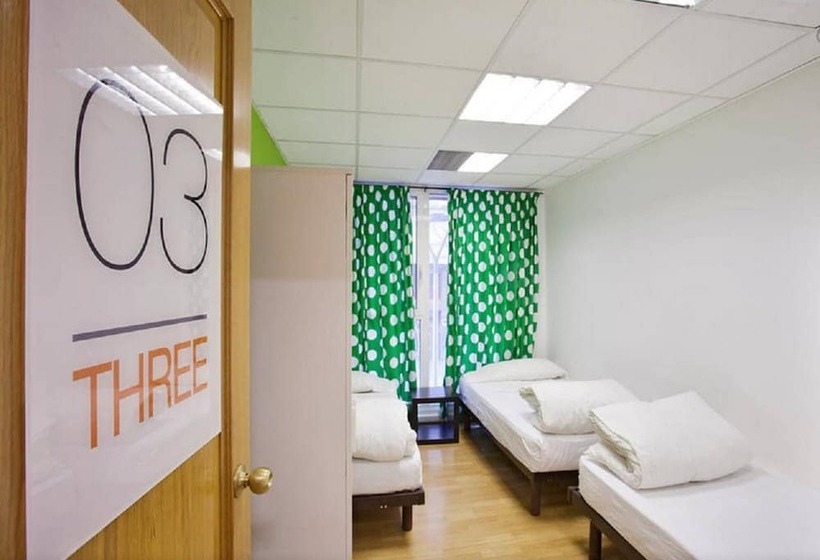 Holidaysbcn Hostel