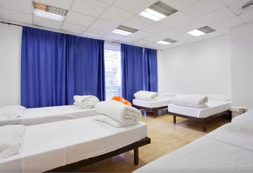 Holidaysbcn Hostel
