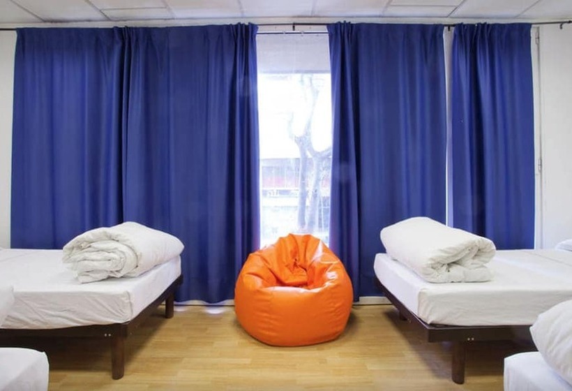 Holidaysbcn Hostel