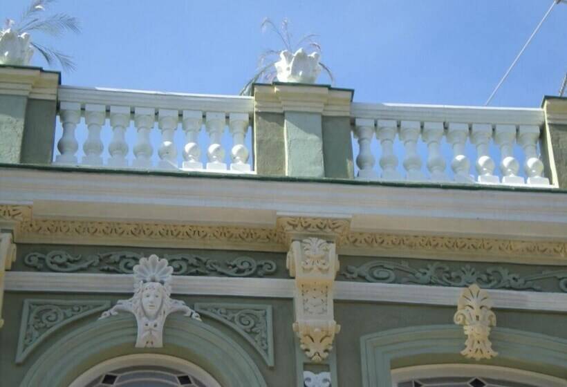 مسافرخانه Casa Colonial Asturias