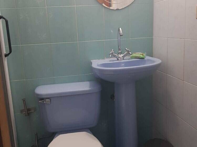 مسافرخانه Casa Colonial Asturias