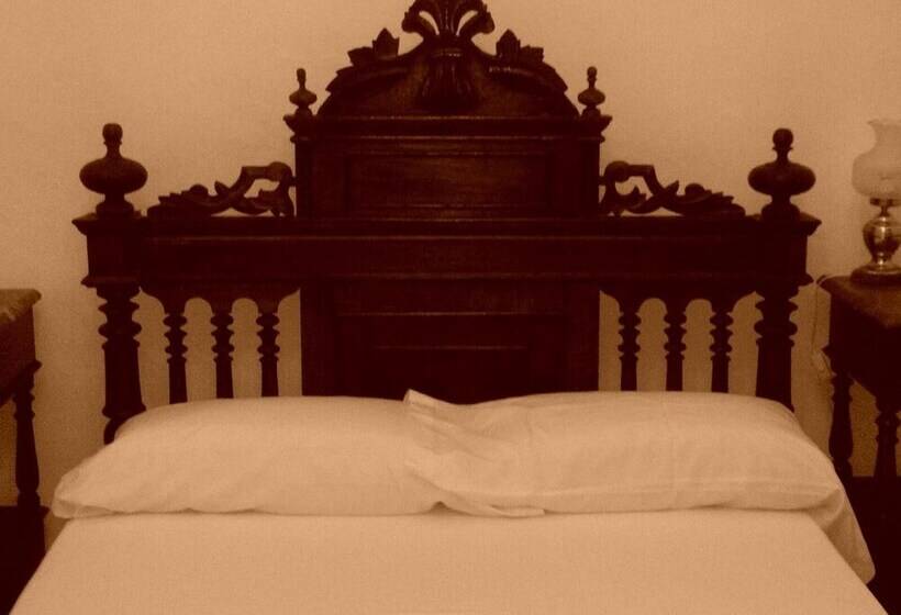 مسافرخانه Casa Colonial Asturias