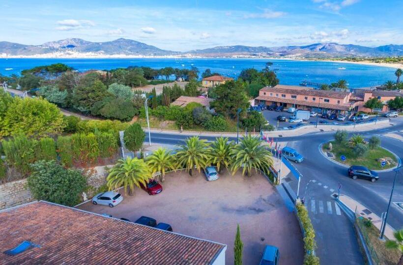 בית מלון כפרי Hôtel De Porticcio