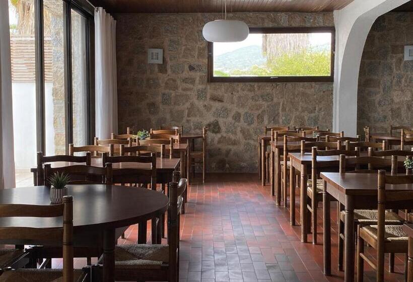 בית מלון כפרי Hôtel De Porticcio