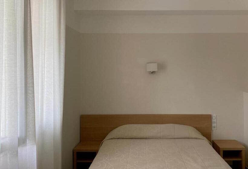 בית מלון כפרי Hôtel De Porticcio