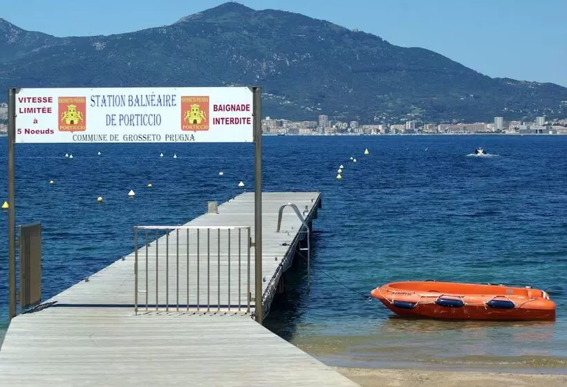 ホテル Hôtel De Porticcio