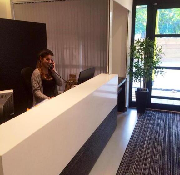 Pelican London Hotel And Residence