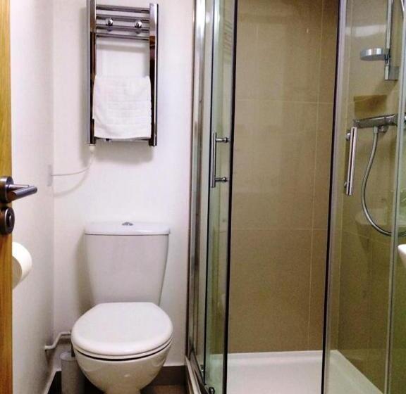 Pelican London Hotel And Residence