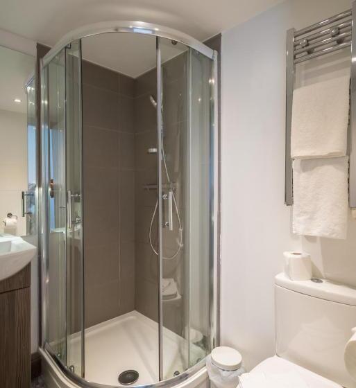 Pelican London Hotel And Residence