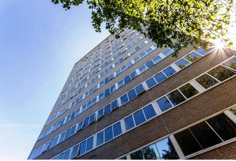 Pelican London Hotel And Residence