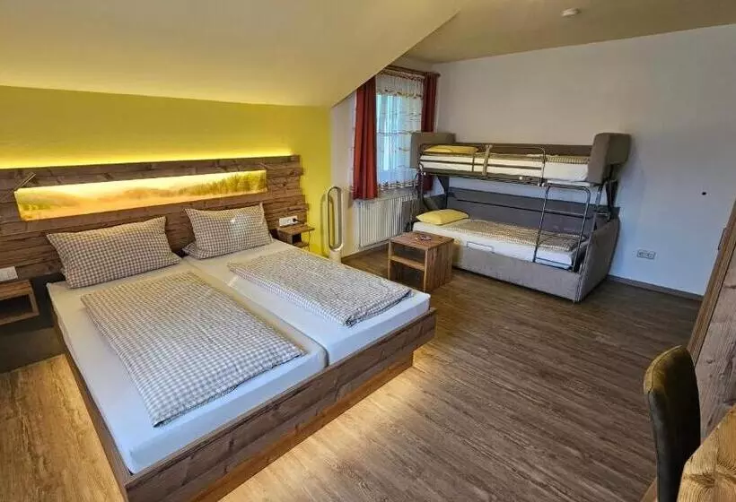 ホテル Pension Grünhaid