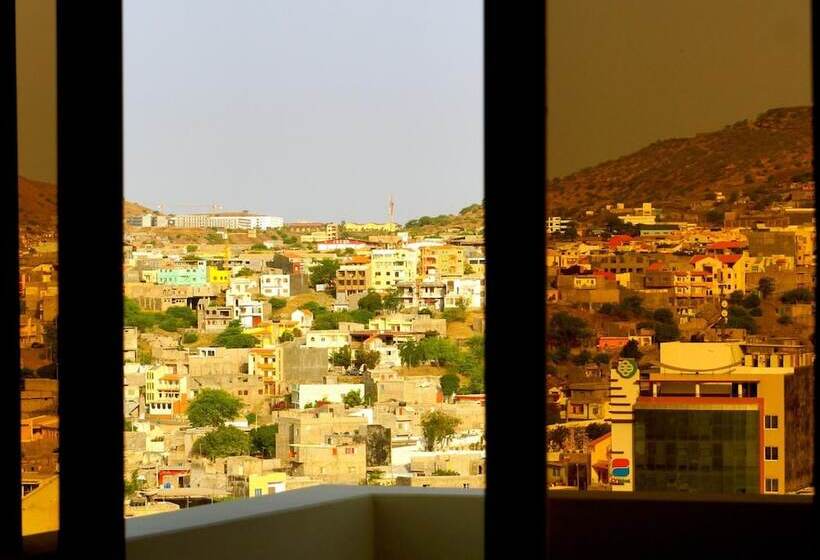 هتل Praia Confort