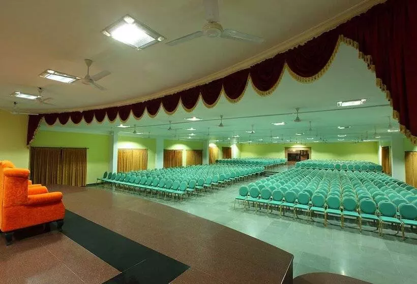 ホテル Rajavalsam Guruvayur
