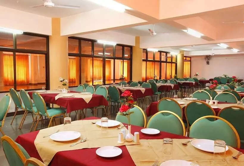 ホテル Rajavalsam Guruvayur