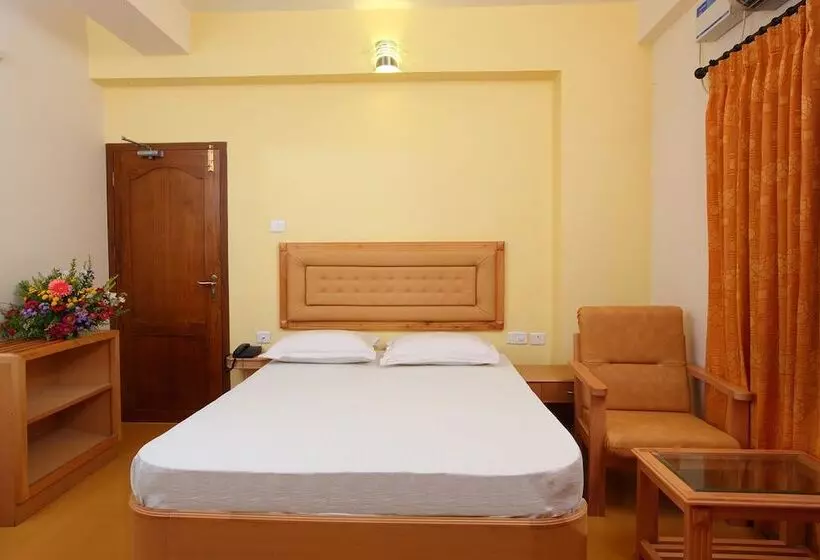 ホテル Rajavalsam Guruvayur