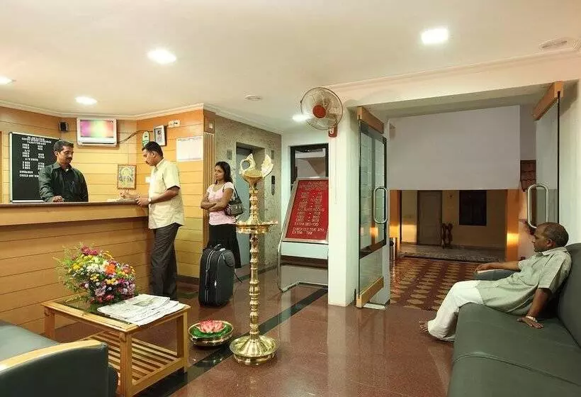 ホテル Rajavalsam Guruvayur