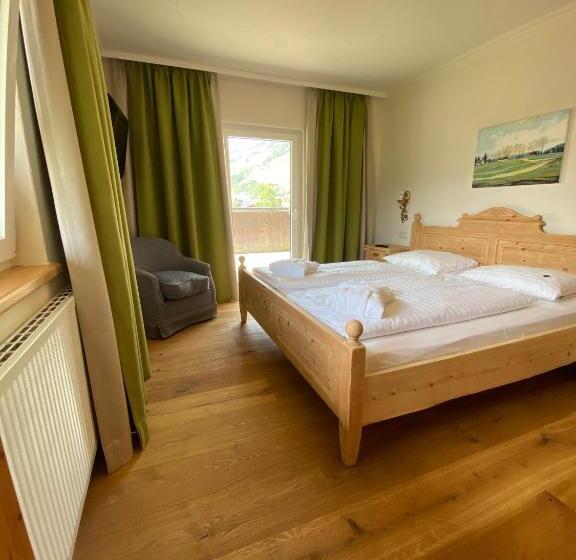 בית מלון כפרי The Alpine Palace New Balance Luxus Resort