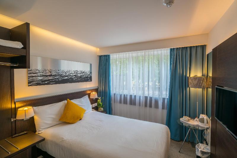 Pelican London Hotel And Residence