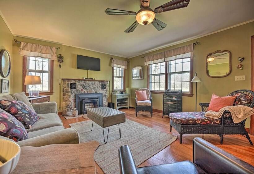 1940s Farm Cottage W/ Fire Pit, 4 Mi To Lake