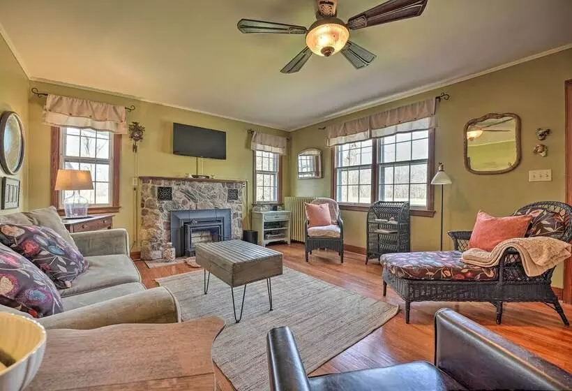1940s Farm Cottage W/ Fire Pit, 4 Mi To Lake