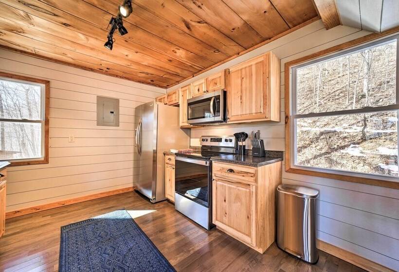 Blue Sky Cottage:  Romantic Retreat W/ Mtn Views!