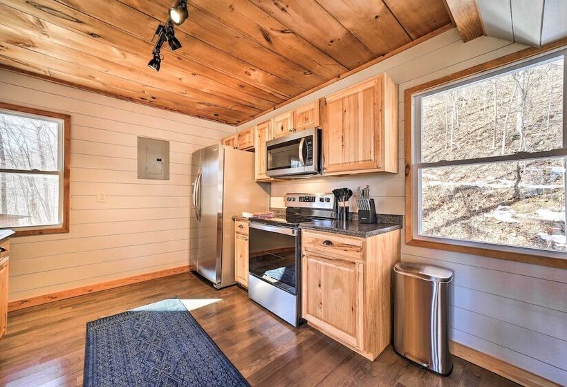 Blue Sky Cottage:  Romantic Retreat W/ Mtn Views!