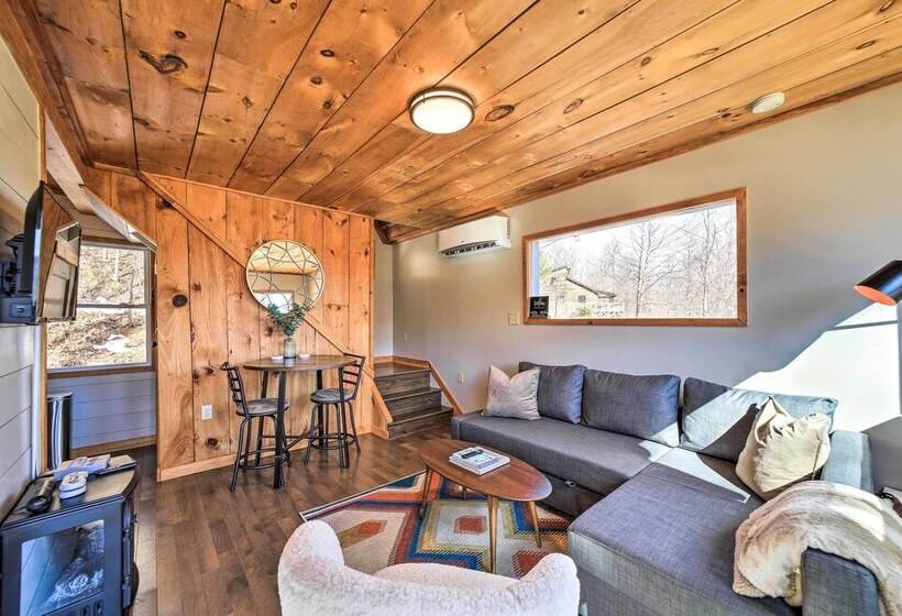 Blue Sky Cottage:  Romantic Retreat W/ Mtn Views!