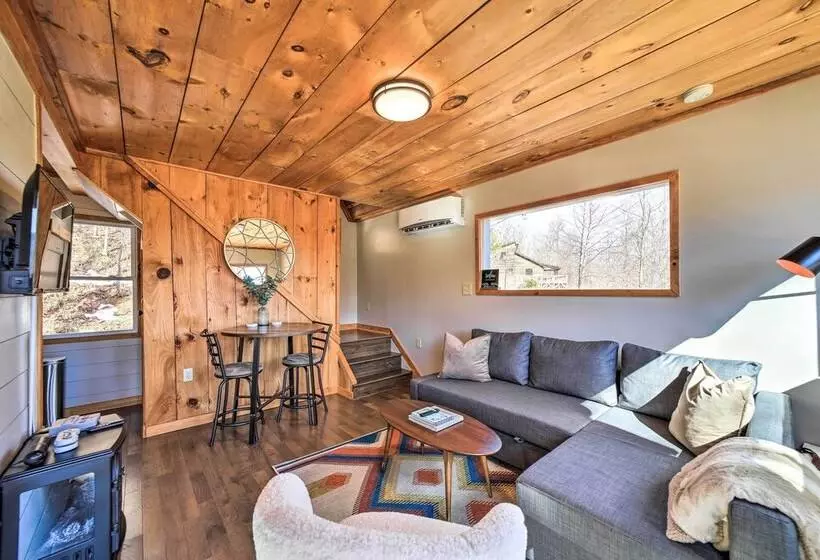 Blue Sky Cottage:  Romantic Retreat W/ Mtn Views!