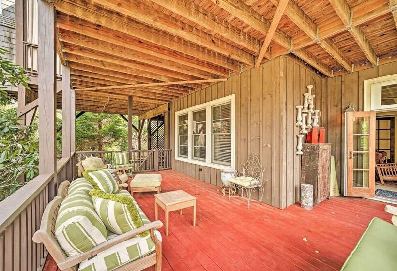 Blue Valley Falls Estate: Chic Highlands Home!